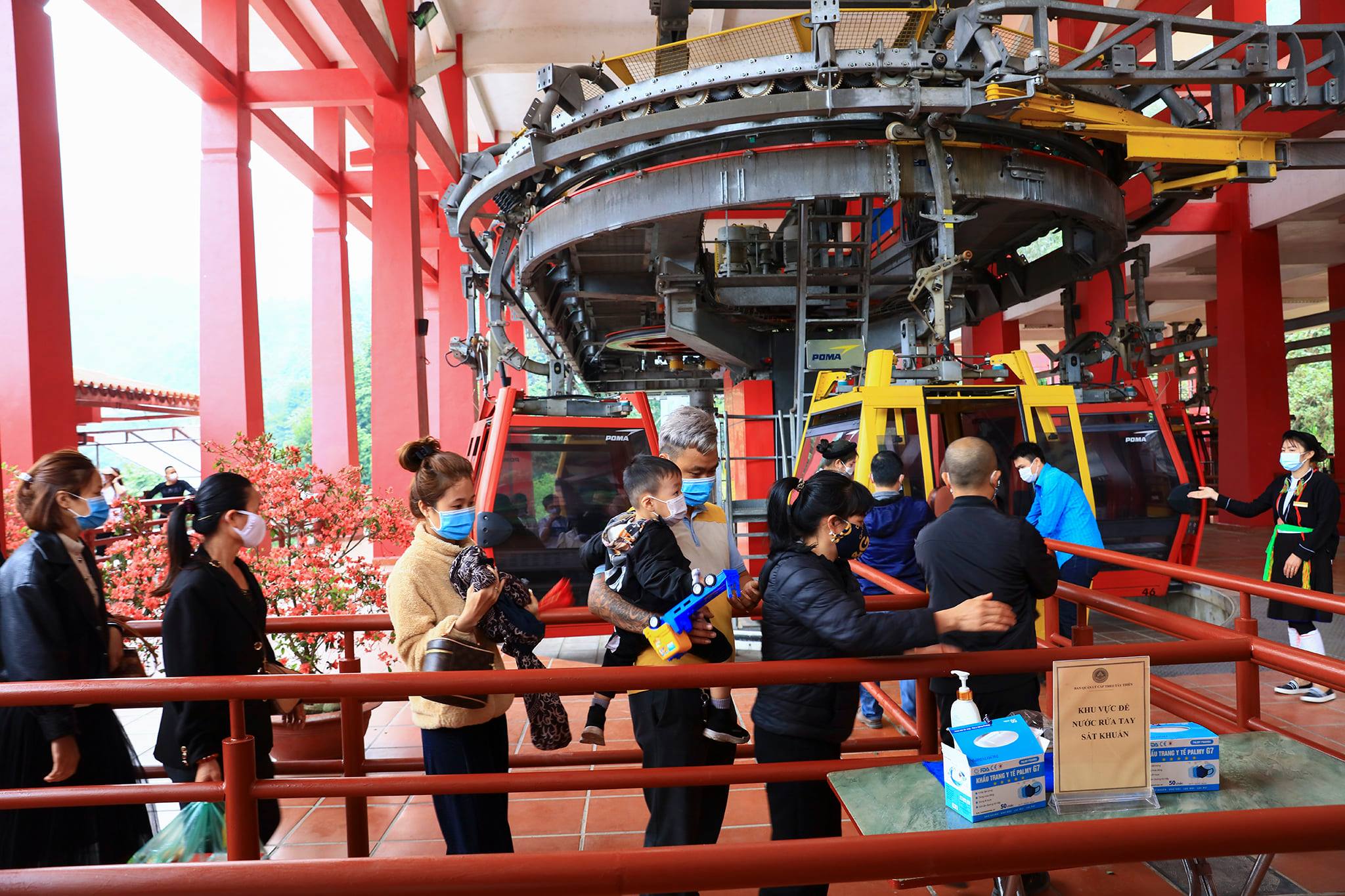 Tây Thiên thực hiện tốt công tác phòng dịch cho khách an tâm du xuân