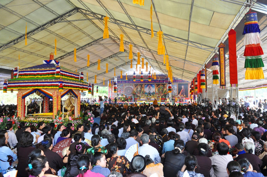 Khóa lễ đúc tượng Bồ-tát Quán Thế Âm nghìn mắt nghìn tay