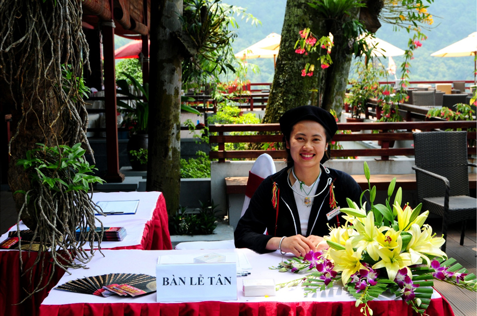 Tuyển nhân viên Lễ tân