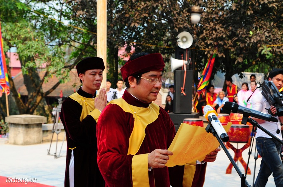 Du khách tấp nập về dự Khai hội xuân Tây Thiên 2015