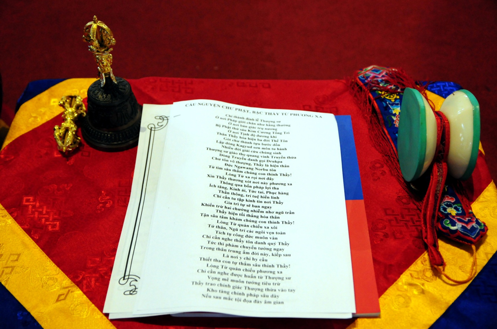 Hàng ngàn người tham dự lễ cầu an tại Đại bảo tháp Mandala Tây Thiên