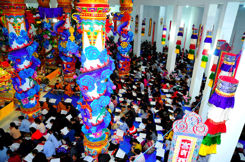 Hàng ngàn người tham dự lễ cầu an tại Đại bảo tháp Mandala Tây Thiên