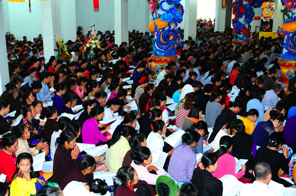 Hàng ngàn người tham dự lễ cầu an tại Đại bảo tháp Mandala Tây Thiên