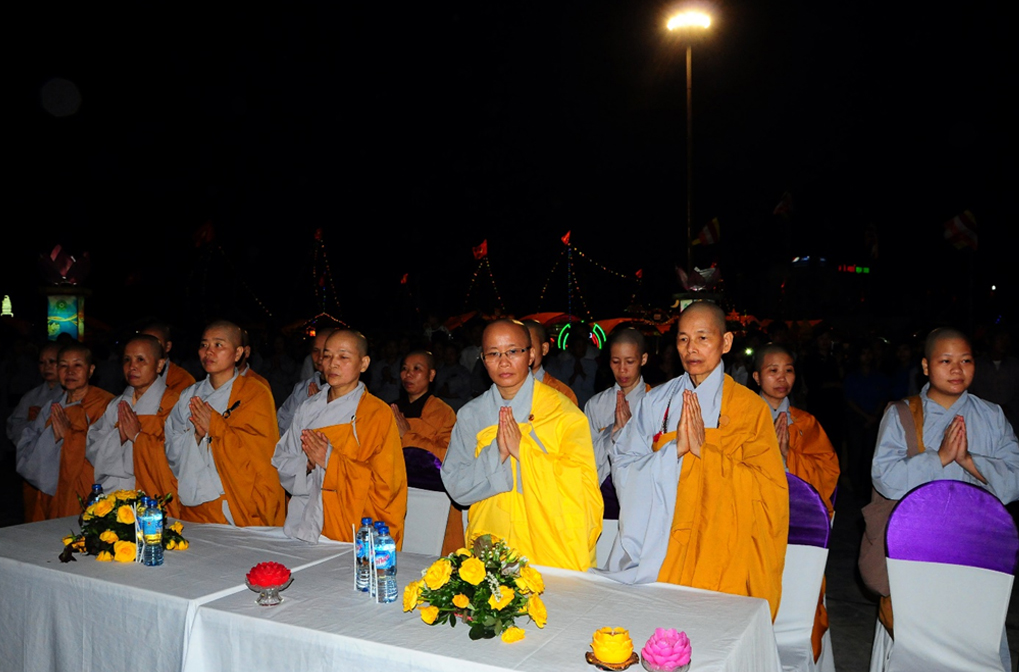 Tây Thiên lung linh đêm hội Hoa đăng