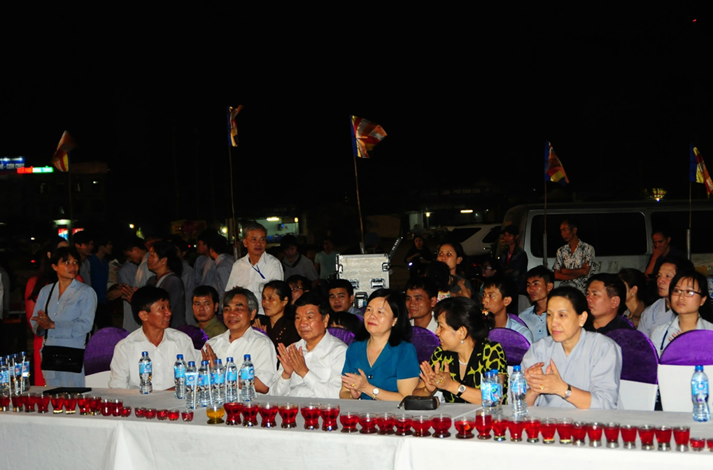 Tây Thiên lung linh đêm hội Hoa đăng