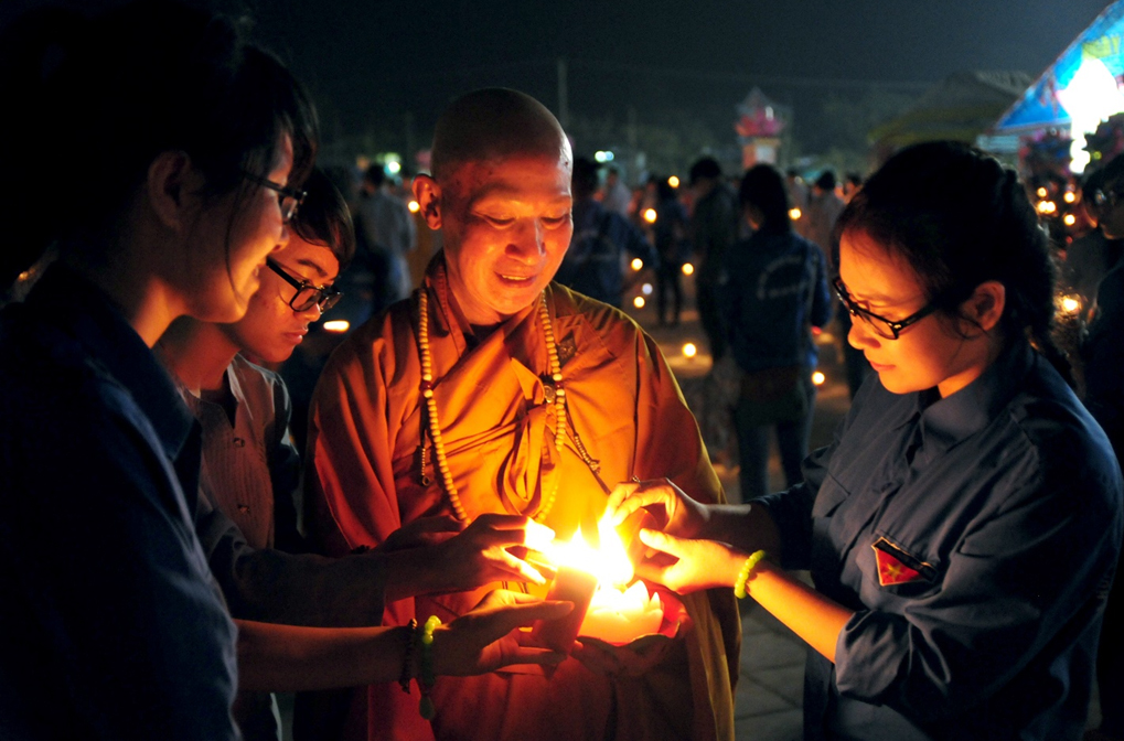 Tây Thiên lung linh đêm hội Hoa đăng