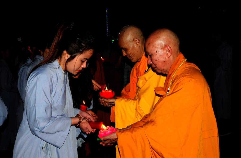 Tây Thiên lung linh đêm hội Hoa đăng
