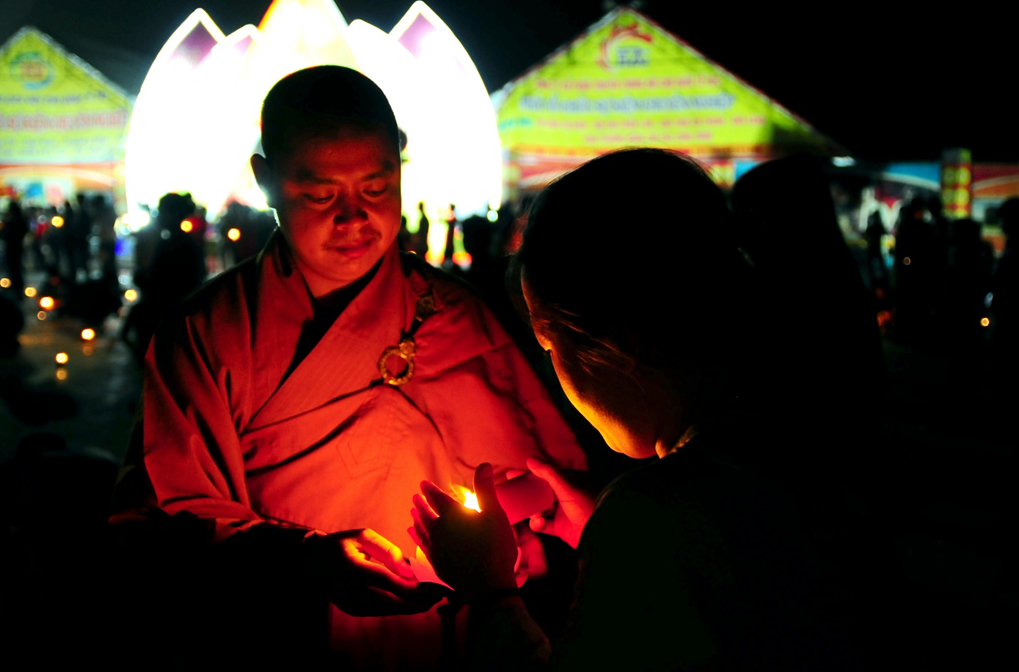 Tây Thiên lung linh đêm hội Hoa đăng