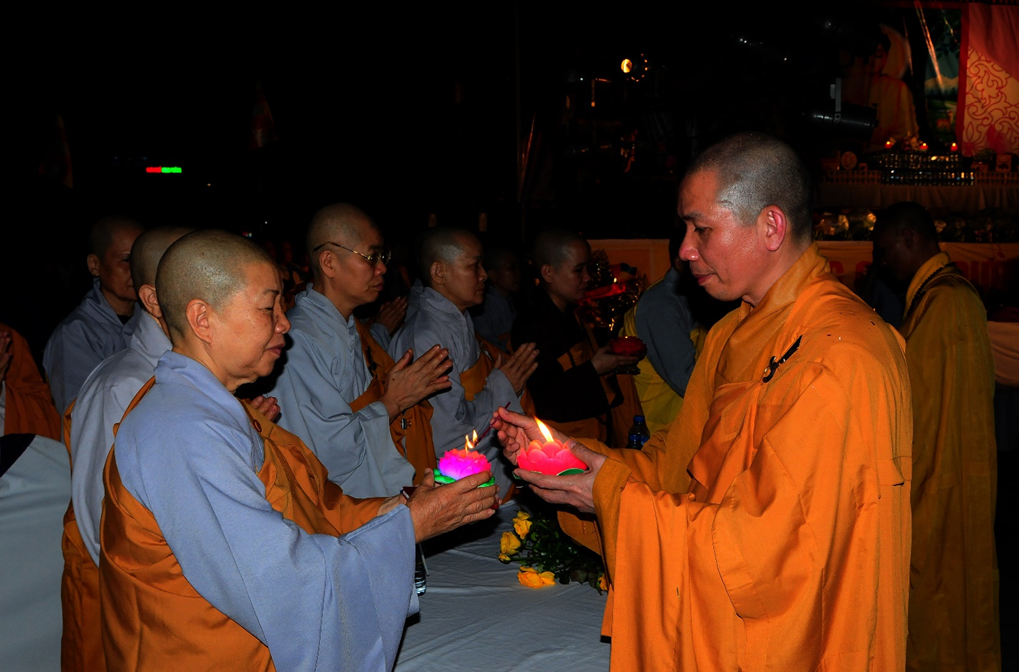 Tây Thiên lung linh đêm hội Hoa đăng
