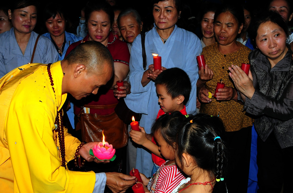 Tây Thiên lung linh đêm hội Hoa đăng