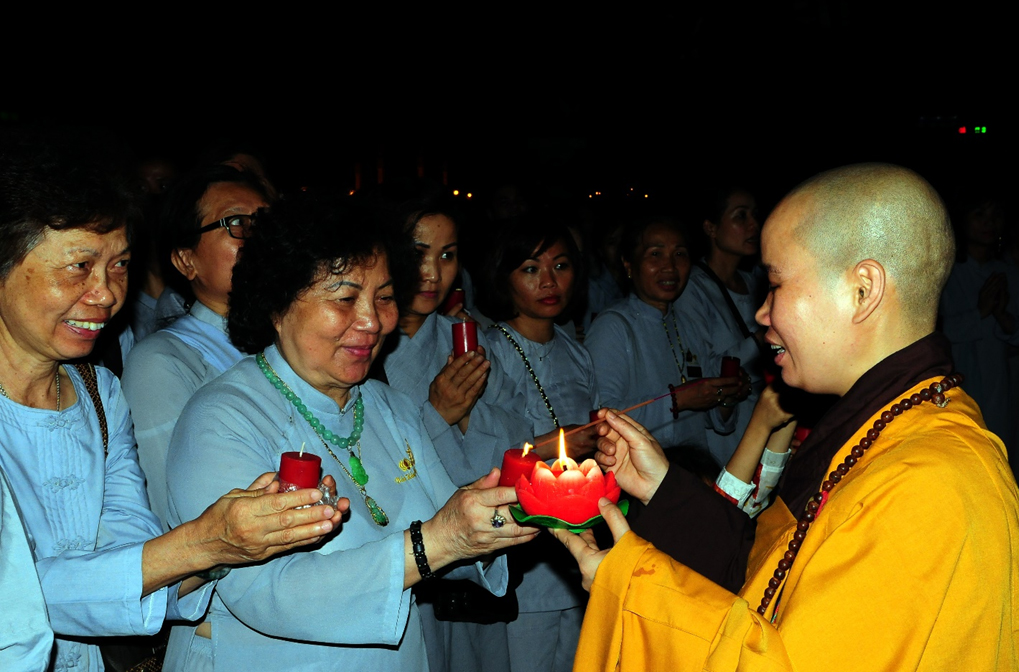 Tây Thiên lung linh đêm hội Hoa đăng