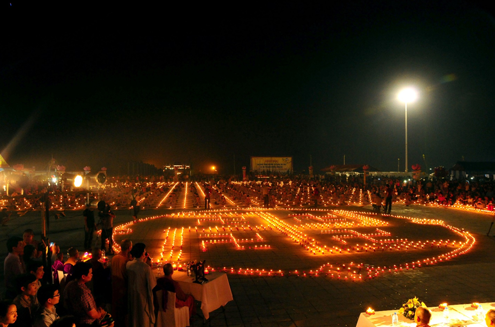 Tây Thiên lung linh đêm hội Hoa đăng