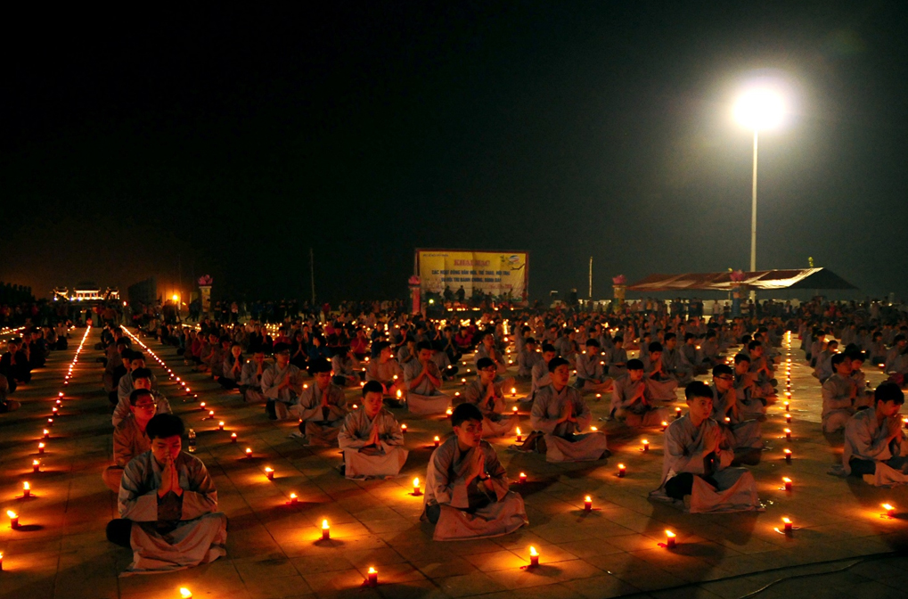 Tây Thiên lung linh đêm hội Hoa đăng
