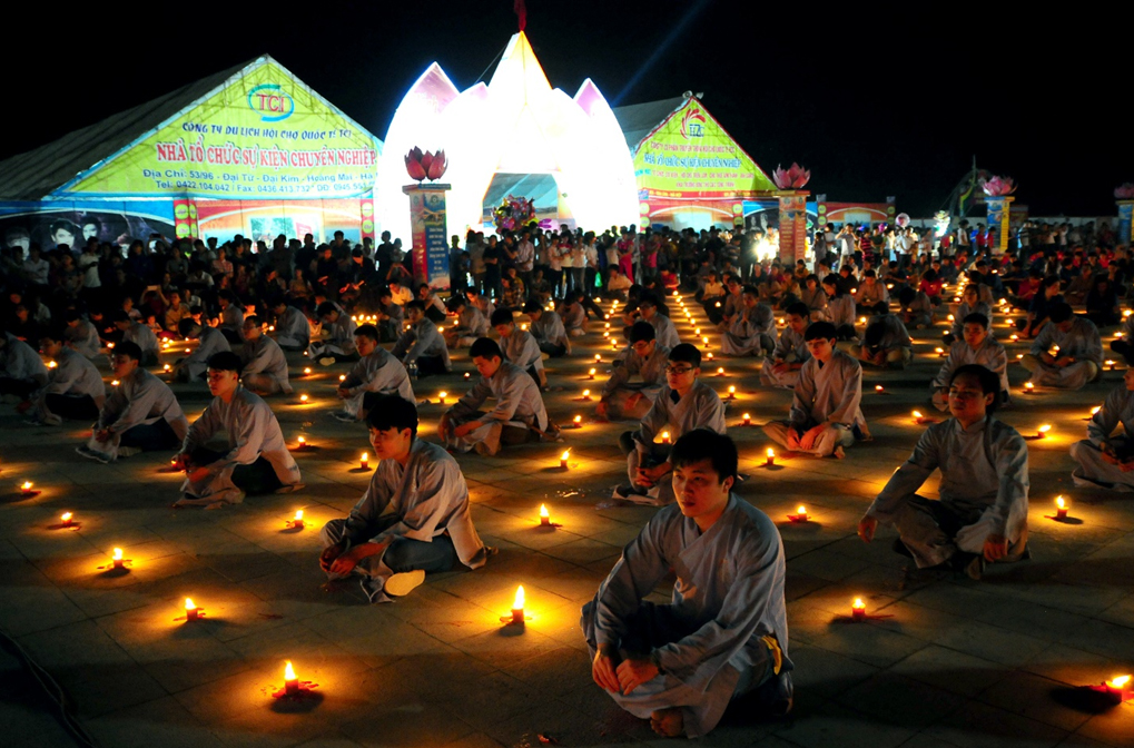 Tây Thiên lung linh đêm hội Hoa đăng