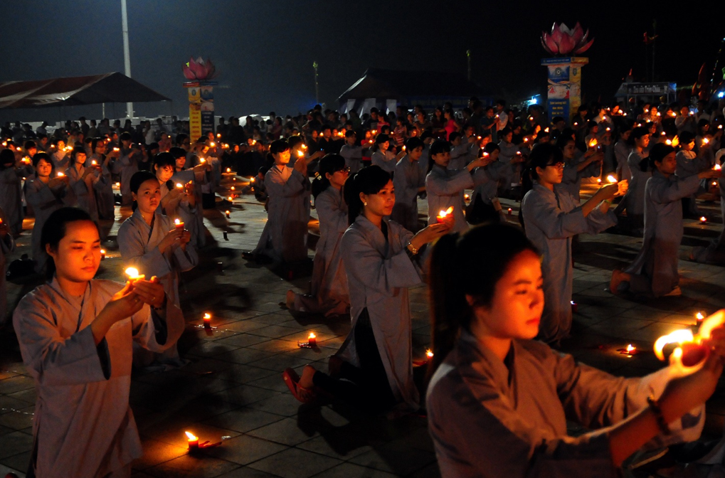Tây Thiên lung linh đêm hội Hoa đăng